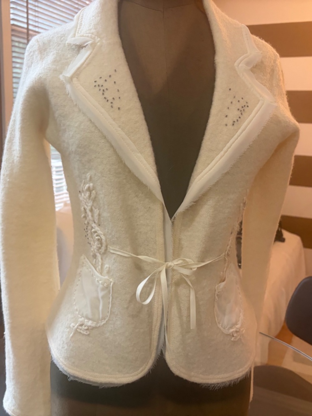 Luxury Lightweight Intricate detailing "Sleeping On Snow" Blazer S - Picture 11 of 13